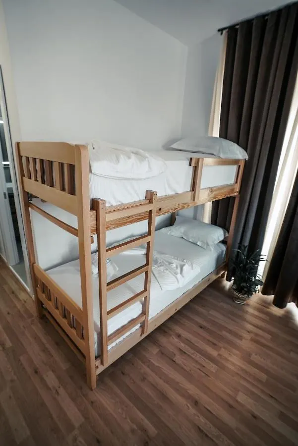 **** Hotel Mia Marine Rooms Himare Albanië