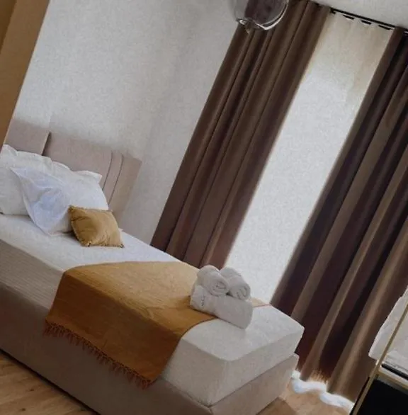 Mia Marine Rooms Химара Албания